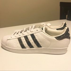 Adidas Superstar camo